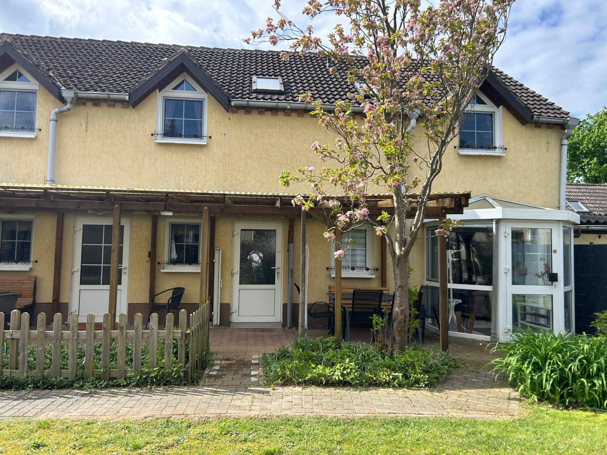 Vintage-wohnung Mit Wintergarten Apartment